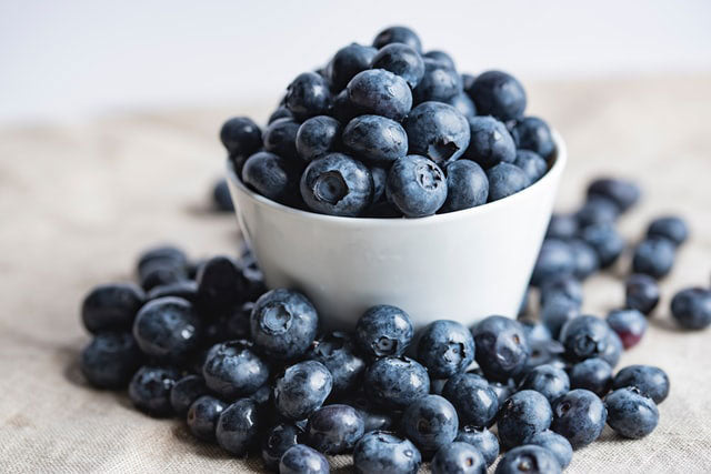 LEVO Blueberry Cheerios Energy Bites