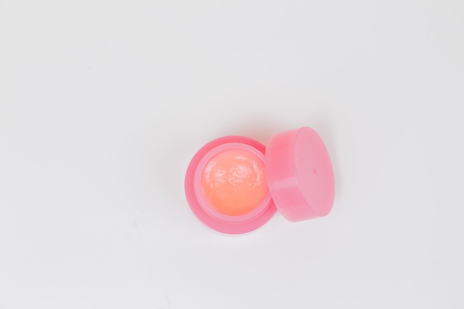 Image of moisturizer made by following LĒVO's easy glycerine recipe.