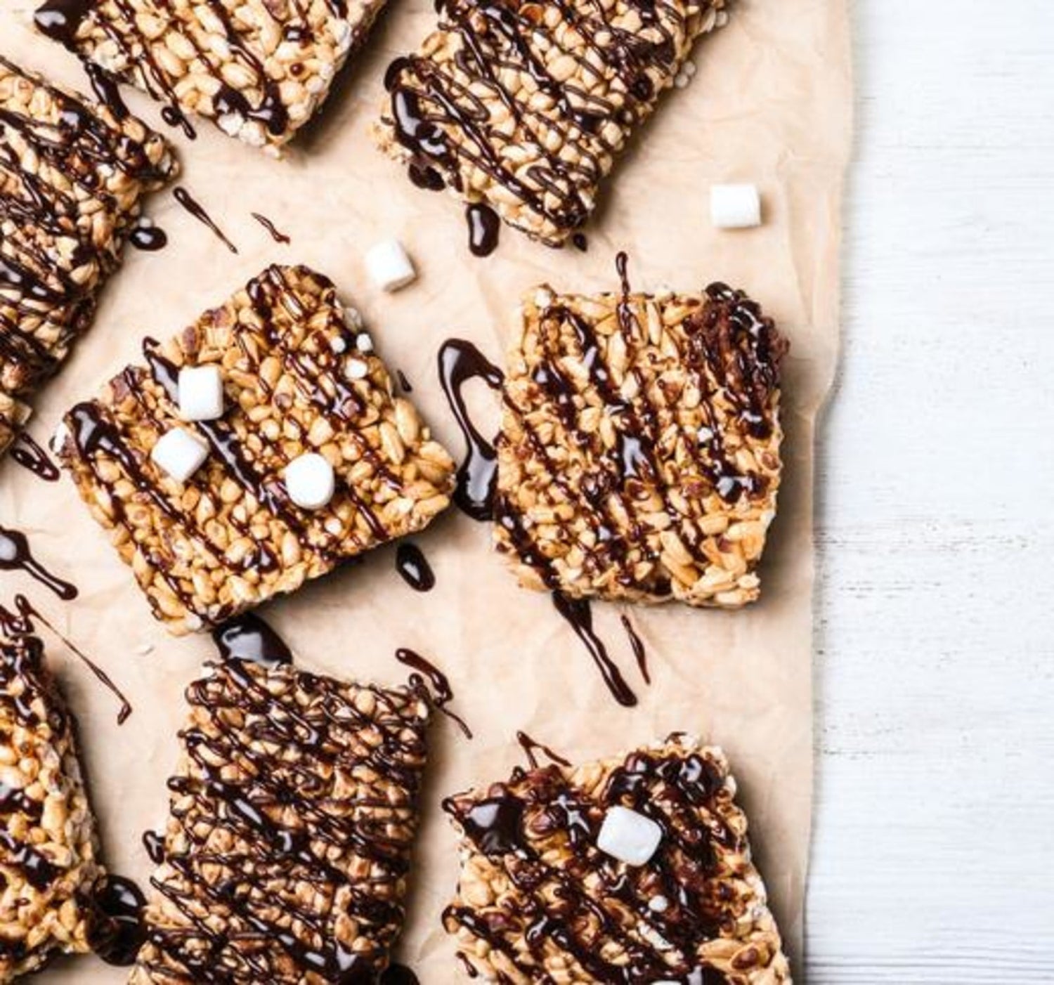 Image of peanut butter rice krispie treat edibles made by LĒVO.