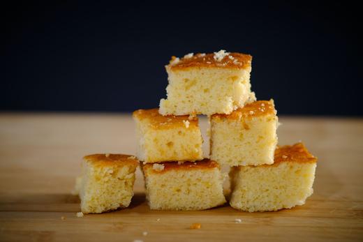 Image of LEVO's rosemary cornbread recipe.