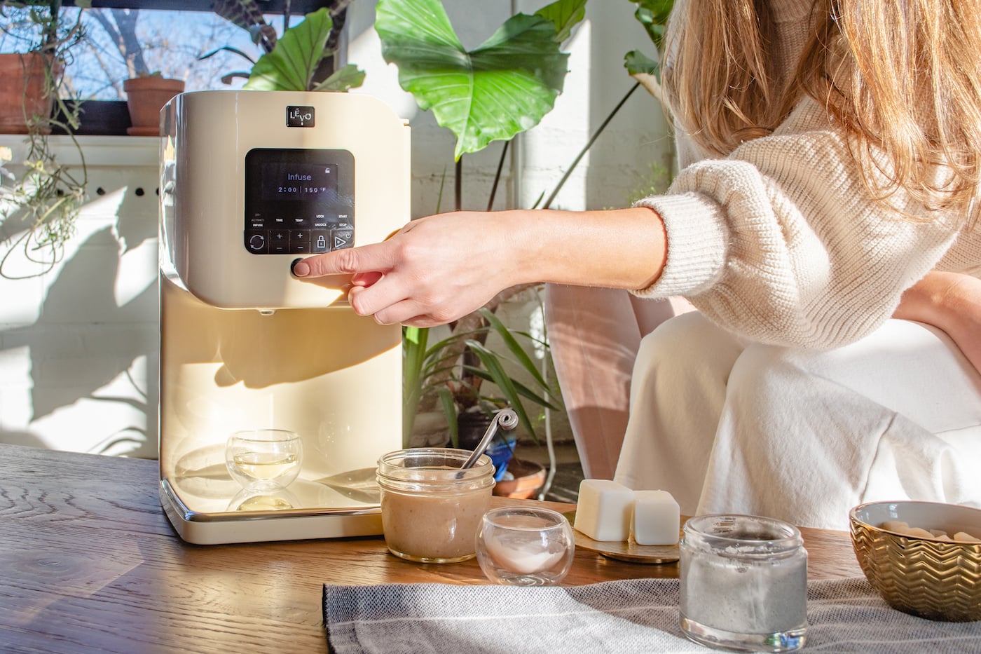 Use LEVO to infuse fresh flavor into 2 cups of oil at a time.