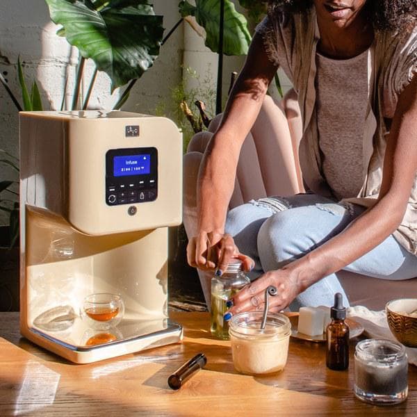 LĒVO II+ in Honey Cream making DIY beauty infusions #Color_Honey Cream