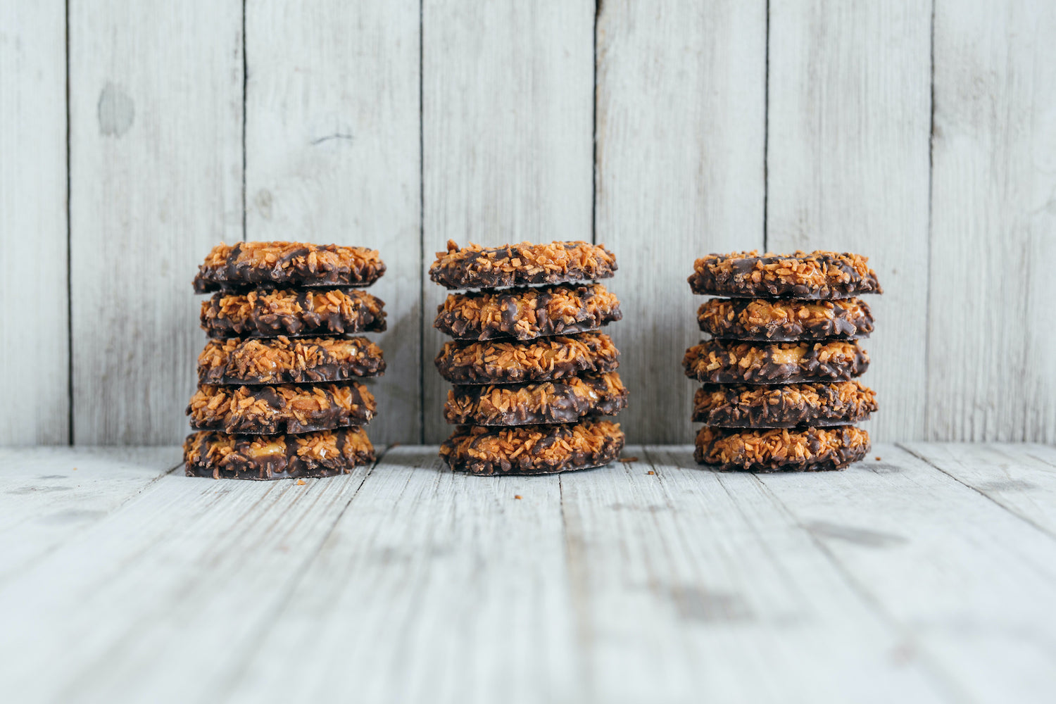 Image of LĒVO no-bake Girl Scout cookie edibles.