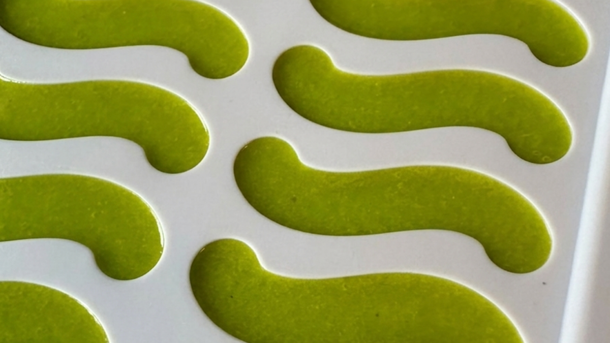 Key lime & lemon gummies in mold