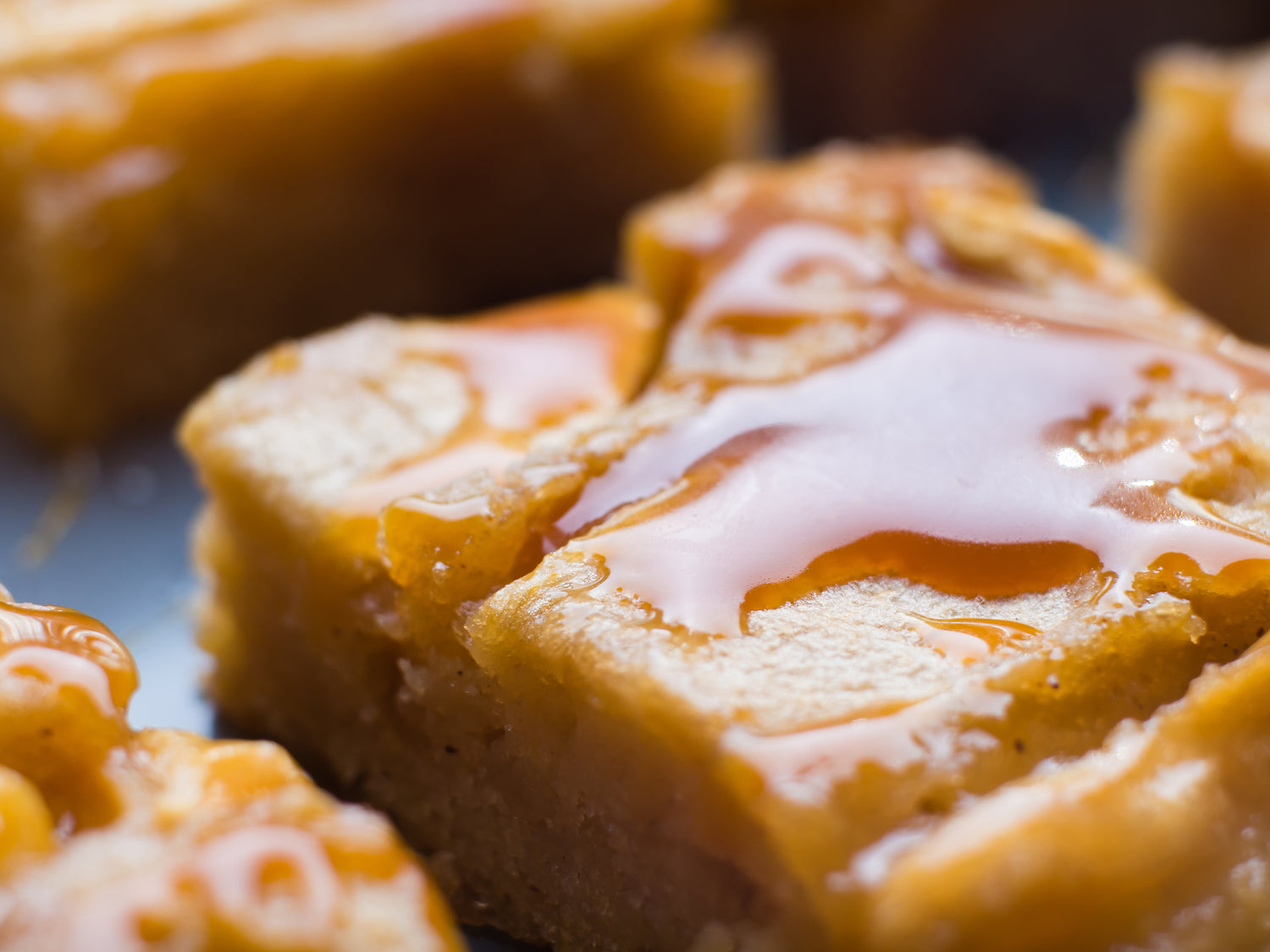 Healthy No-Bake Caramel Apple Bars