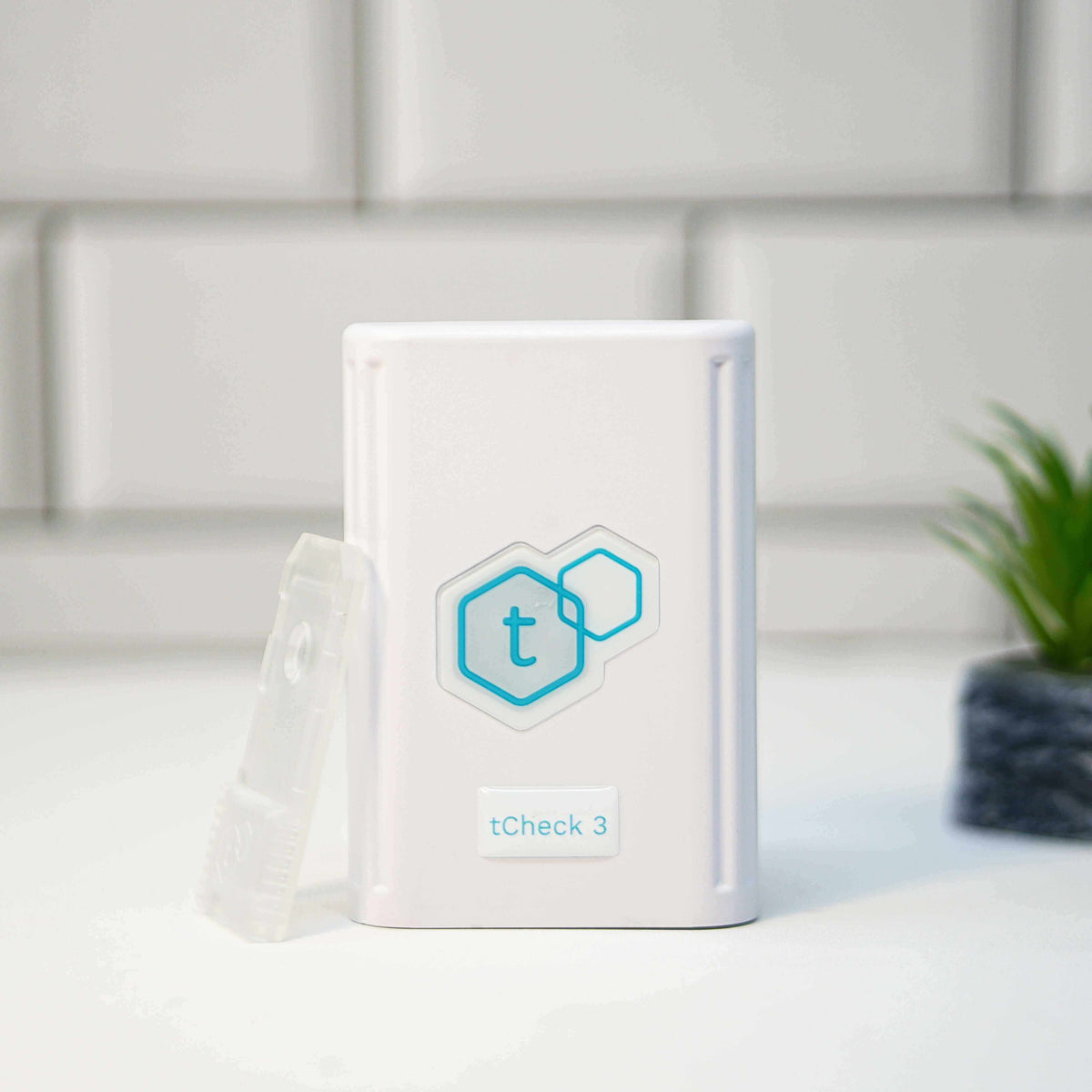 tCheck 3 White
